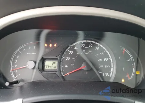 2013 Toyota Sienna Le z USA, uszkodzony, nr VIN 5TDKK3DC0DS295953